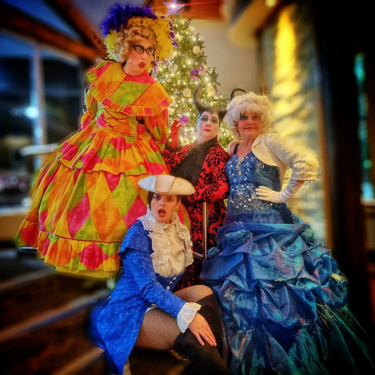 Thank you to #MidlandHotel, <a href="/TheEuston/">North Euston Hotel</a>, <a href="/CastleGreenHtl/">Castle Green Hotel</a> for four fabulously festive felonies! 
💚🎄❤