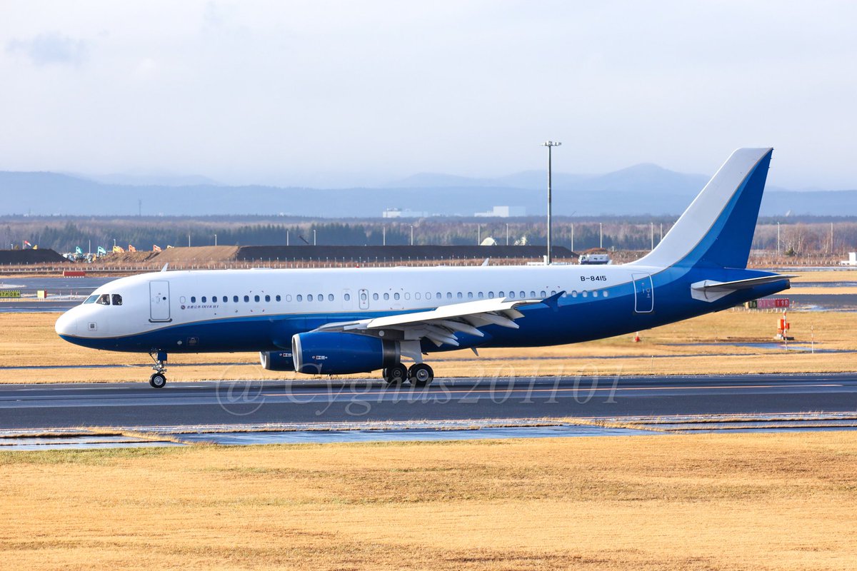 Cygnus201101's tweet photo. B-8415
Airbus A320-232(CJ) Prestige
Deer Jet
今朝3時過ぎに中国南方航空の貨物機が2機DIVしたとの事で雨も小降りになった頃に様子見。
動きはなかったので何気にFR24見たらこの機体が高度処理中。ほどなく降りてきました。
December 13, 2022
#B8415 #A320CJ #DeerJet #CTS #RJCC #新千歳空港 https://t.co/uoP86ryETs