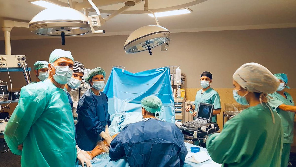 saasandorra's tweet photo. El Dr E.Gomez @efrem_gj la setmana passada va impartir un curs a Tolosa Guipuzcoana sobre la PEVRA (Perivenous EndoVenous Radiofrequency Ablation) per dur a terme la cirurgia de les varius sense ferides, tècnica ideada i desenvolupada per l'equip de cirurgia vascular del SAAS https://t.co/565CnLP8GD