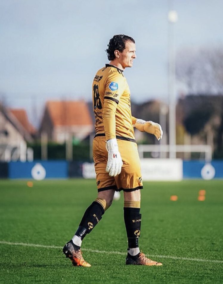 Onekeepergloves's tweet photo. Norbert Alblas of Excelsior Rotterdam 
Wearing Onekeeper Solid White 

@Onekeepergloves 

https://t.co/C8yqNew01o

#football #goalkeepers #goalkeeper #goalkeepercoach #goalkeepercoaching #gloves #onekeeper #js1 https://t.co/tsck4titKD