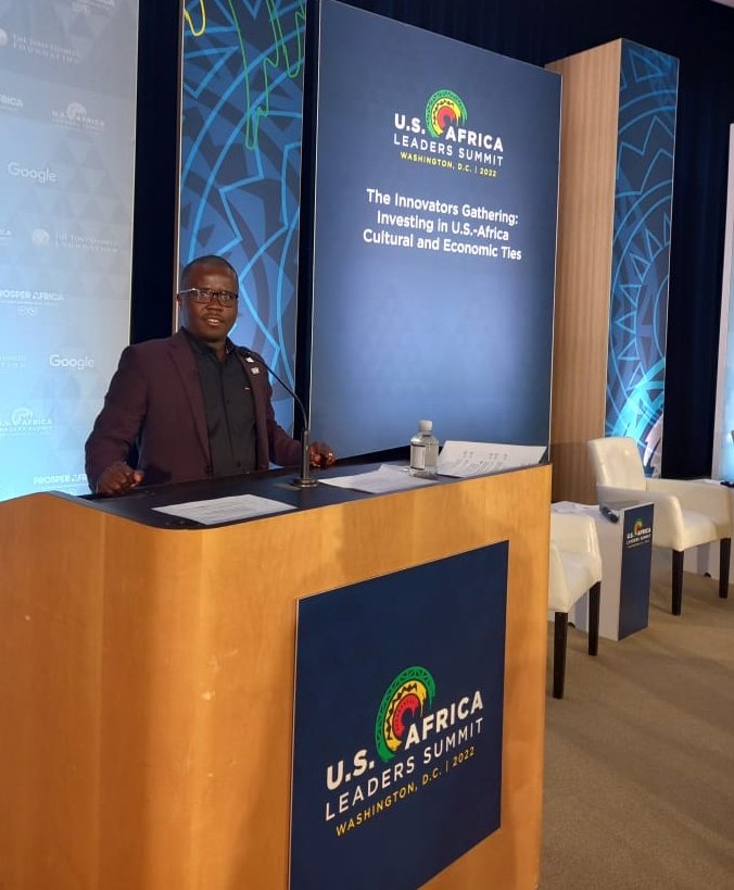 UwezoEmile's tweet photo. Talking about "How leadership is not at all about position or money we do have but more about they way we think about the future of our communities and the way we work for positive change wherever we are in whatever we do for changing lives."
@AShingiro  @GeneralNeva https://t.co/QR8QB2yDx8