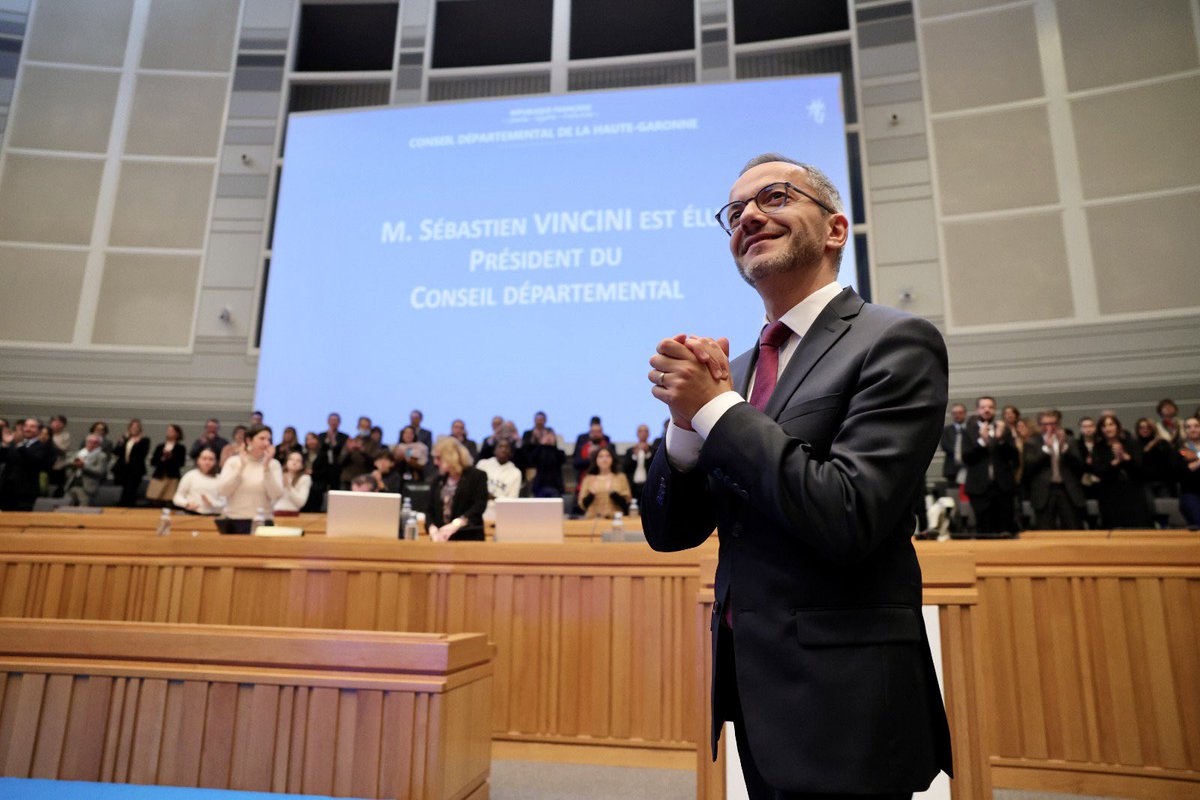 Merci.

C’est avec émotion que je deviens aujourd’hui Président du Conseil départemental de la <a href="/HauteGaronne/">Haute-Garonne</a>. 

Je mesure pleinement la responsabilité immense qui est la mienne. J’en serai digne en sincérité, au service des Haut-Garonnaises et des Haut-Garonnais.