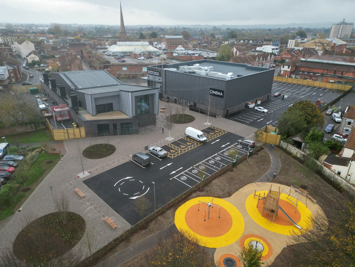 NorthgateYard's tweet photo. Before and After 🏗

What a transformation Northgate Yard has gone through - all the way from construction to the beautiful final product. 🥳

We cannot wait to see people enjoy the site for years to come.

#northgateyard #bridgwater #transformation https://t.co/8UYIv1HRq1