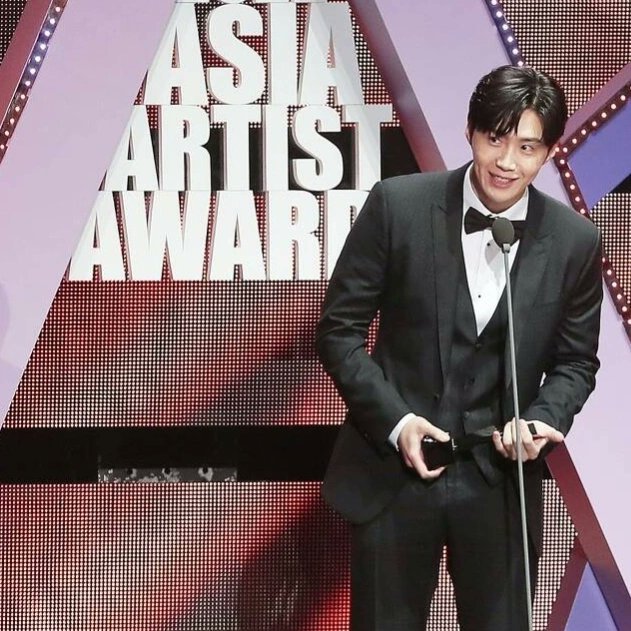 seonhoarticles's tweet photo. 20221213
"Kim Seonho Wins Two Popularity Awards [2022 AAA]" 
https://t.co/NQiPKfqod9

Check/view the above article, react, recommend and share

#KimSeonHo #김선호 #キムソンホ https://t.co/P9KRKchm9n