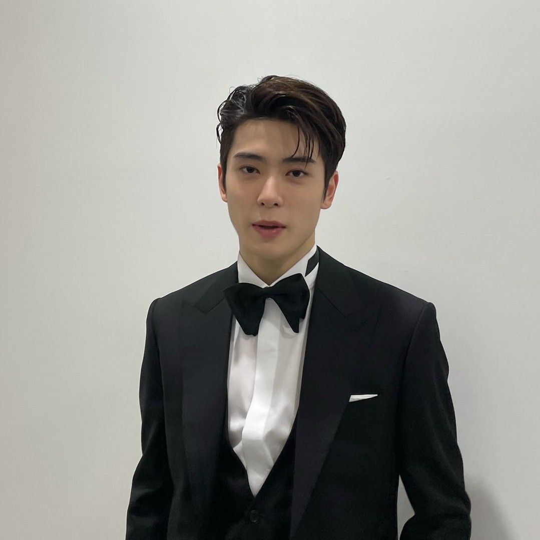 nonemaxtter's tweet photo. we night drive on white mustang while listening the 1975 or CAS we r having fun together &amp; made a pinky promise, no matter what situations we end up in or how far apart we become we come back to each other. we r the people who have a little thing called fate on our side
#JAEHYUN https://t.co/ekSdPBQzby