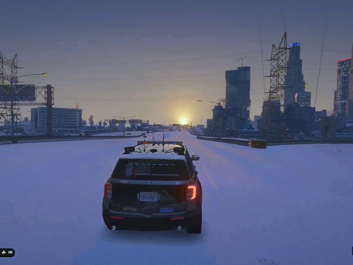 DeK0daA's tweet photo. Por fin la nieve🤩❄️!! El servidor está precioso💜.

#infamesrp https://t.co/e4LOneq8xw