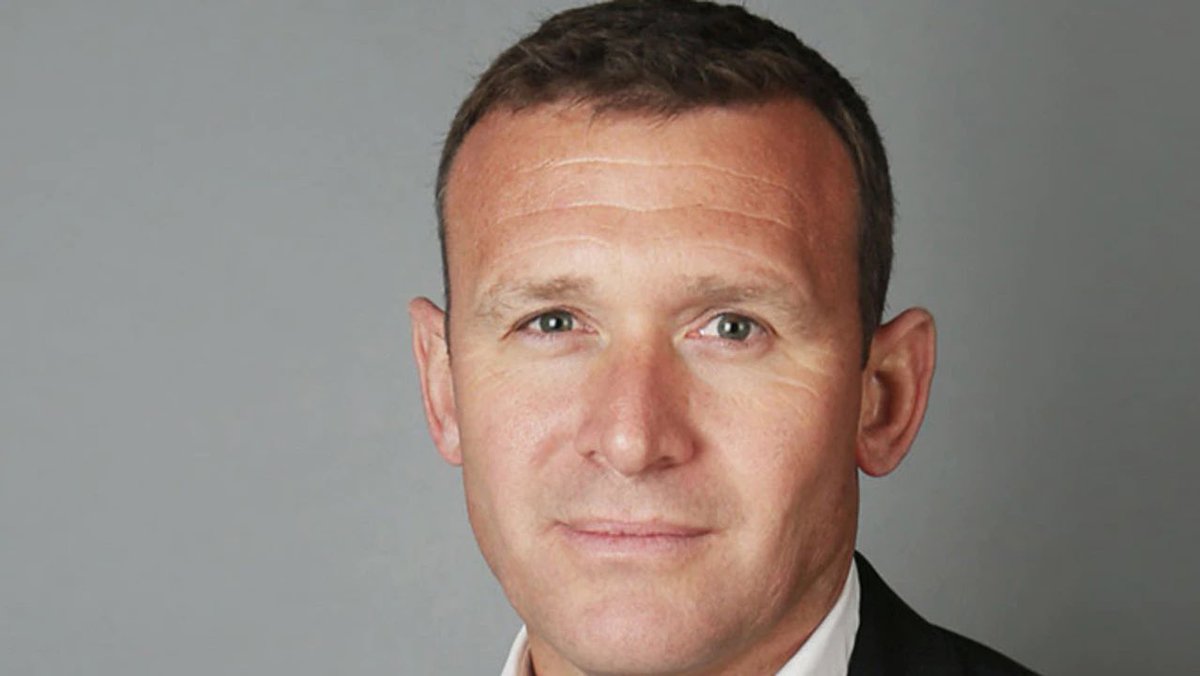 SMEMUFC's tweet photo. You all want a villain? You all want a single person to blame above everyone else? Look no further than Simon Pearce, the man who pulls all the strings in 🇦🇺⚽️, the man who also put Nikou in charge at FA. Maybe he should back date the #NSWGov deal like he has others? #PearceOut https://t.co/G0qvKMuKfS