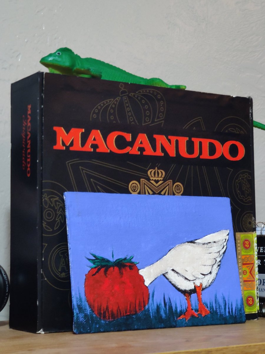 ChanceDorney's tweet photo. Macanudo, and a duck with his head stuck in a stew tomato @ITYSL @ITYSL_memes @ITYSL_Random https://t.co/3HptsjsA1L