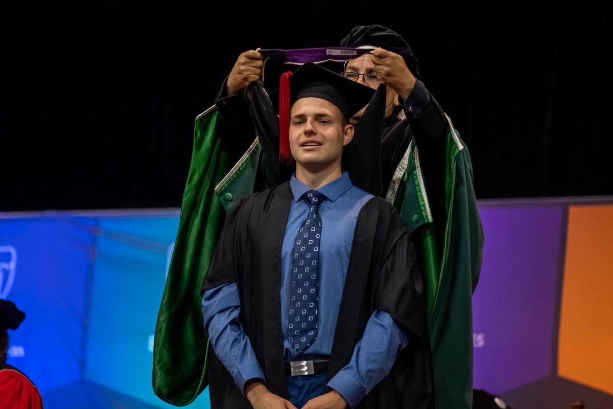 UFSweb's tweet photo. Before wearing the hood 🫤 vs After wearing the hood 😁 

#UFSGraduation2022 https://t.co/QPm3c1gZK0