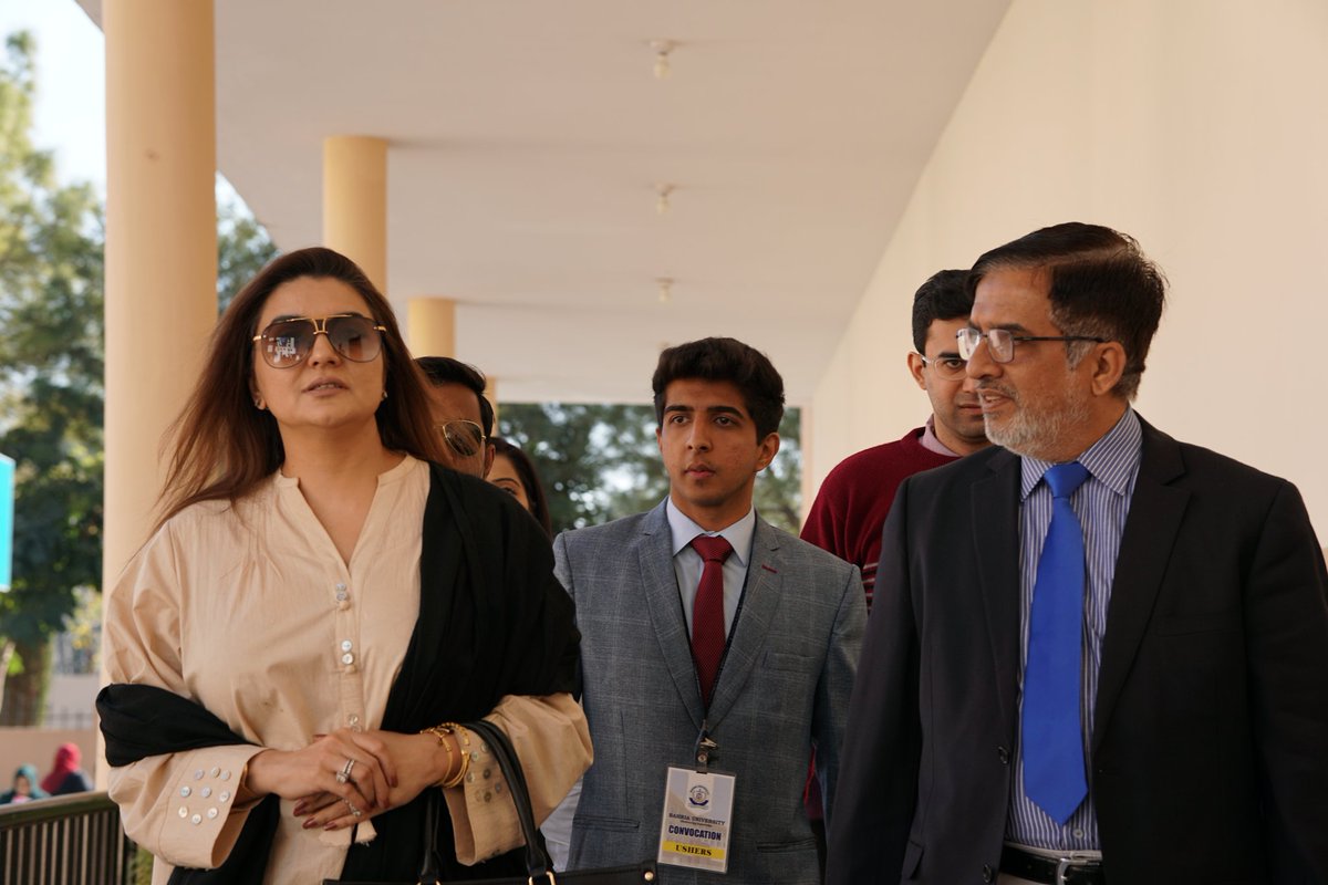 bumediahouse's tweet photo. '16 days of Activism' 

Mrs. @kashmalamna, Federal Ombudsperson for Protection against Harassment of Women, was invited to BUIC on an important seminar on Harrassment. 

Respected Ma'am, Thank you Ma'am for sparing her valuable time for us

#KashmalaKhan #Harrassment https://t.co/7DHyrzYCkf