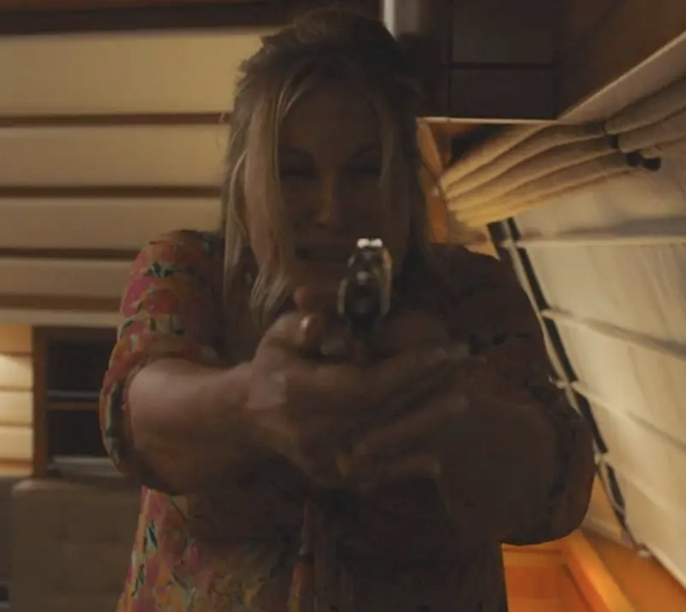 Could this be the best 'shootout' scene on television, ever?! #WhiteLotus