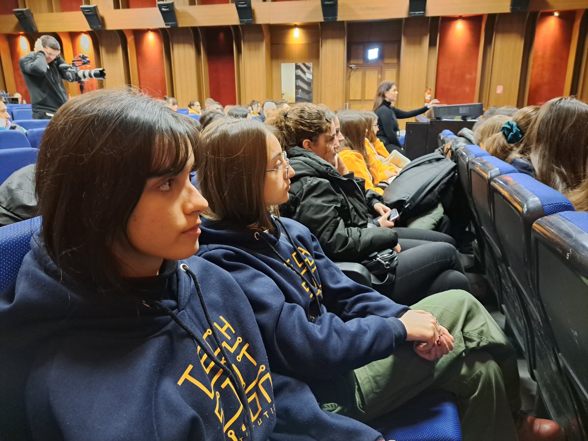 NGO_PEN's tweet photo. In addition, they have worked on several digital solutions. What are these solutions? Stay tuned to find out!
#Techstitution is supported by @UNICEFKosovo Programme and implemented by PEN. https://t.co/KlEm58xC1e