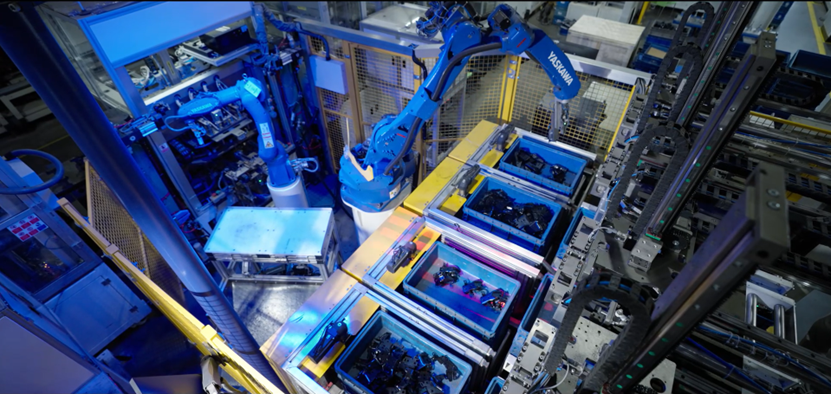 BinPicking's tweet photo. Yaskawa robots and the complete SCAPE Bin-Picking Solution in action for the slide assembly line for car seat manufacturing.
#robotics #automation #applications #factory #industrialrobots  #robots #robot #gripping #smartmanufacturing #smartfactory #binpicking  #3DVision #Yasakawa https://t.co/sL02yLXL1U