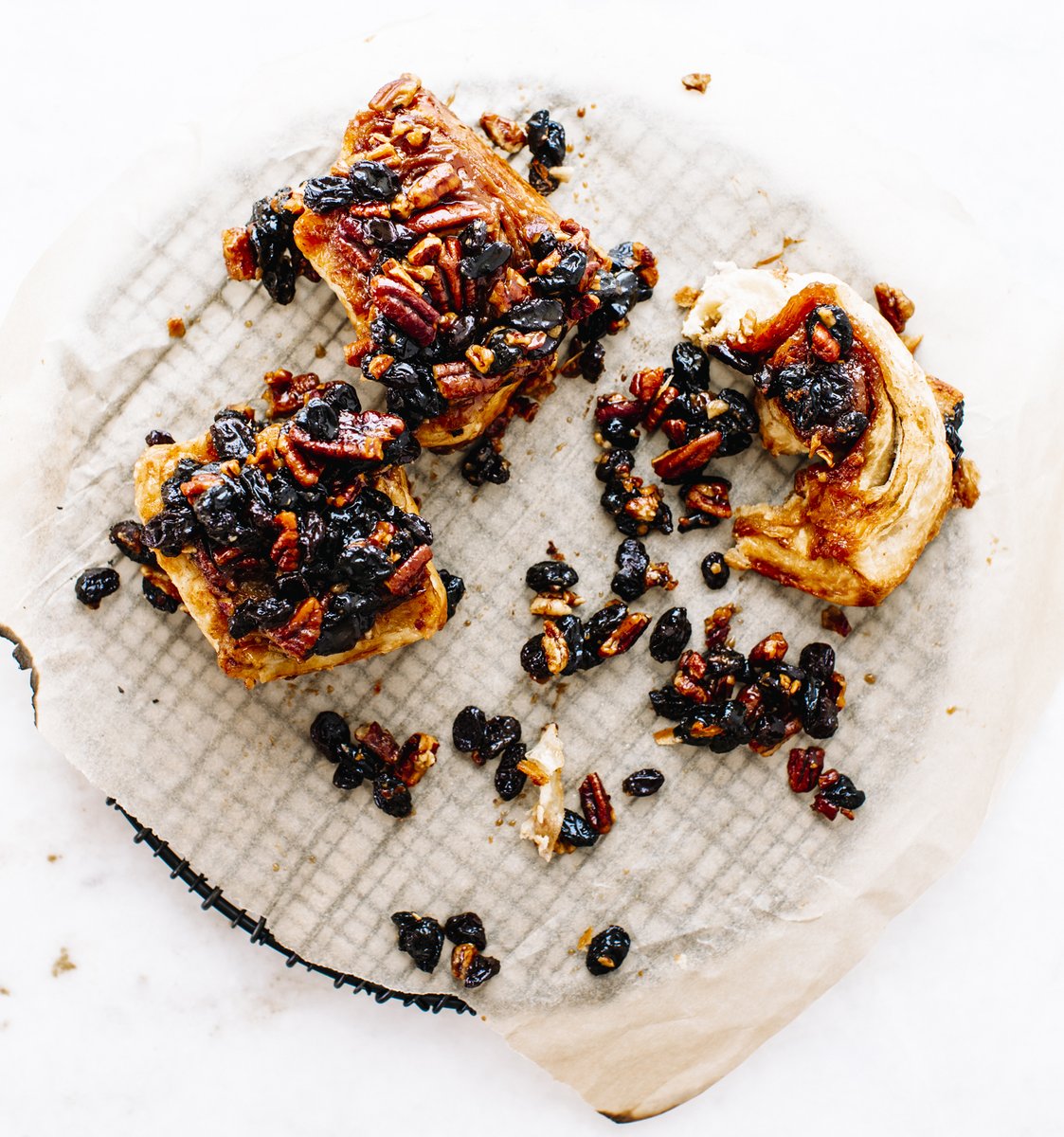 What would Christmas morning be without the smell of sticky buns wafting through the house? If you have a jar of our Spice Raisin Marmalata, it makes it really easy to get these delectable delights onto the table for your family.  

Warm holiday wishes to you all! ✨