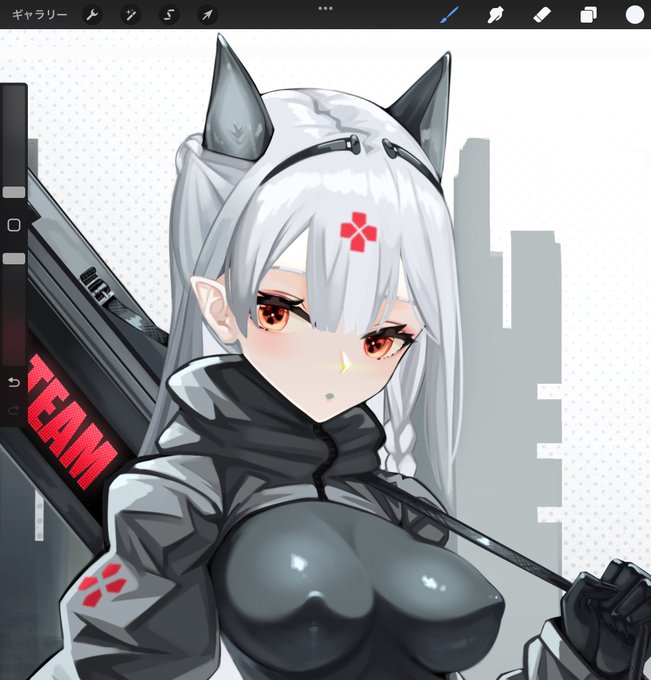 アンドロイドちゃんのお顔は曲面ディスプレイで表示されてるよ 