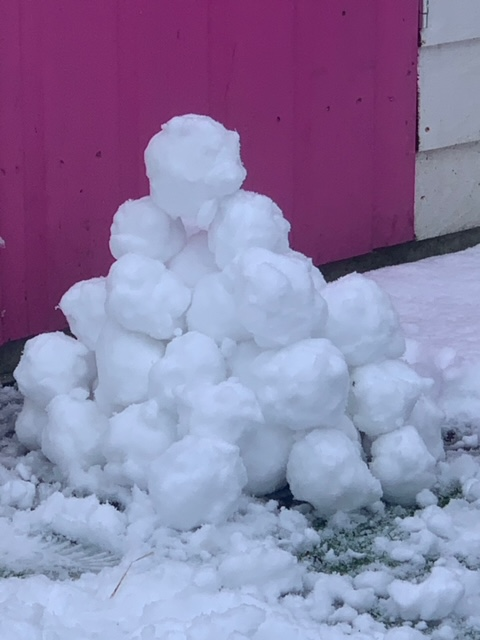 BeaconAPE's tweet photo. It was great to see some of our students yesterday making the most of the challenges we were providing for PE in the snow at home #SportySnowman #TargetThrow #TeamBeacon https://t.co/ewnTqZa99U