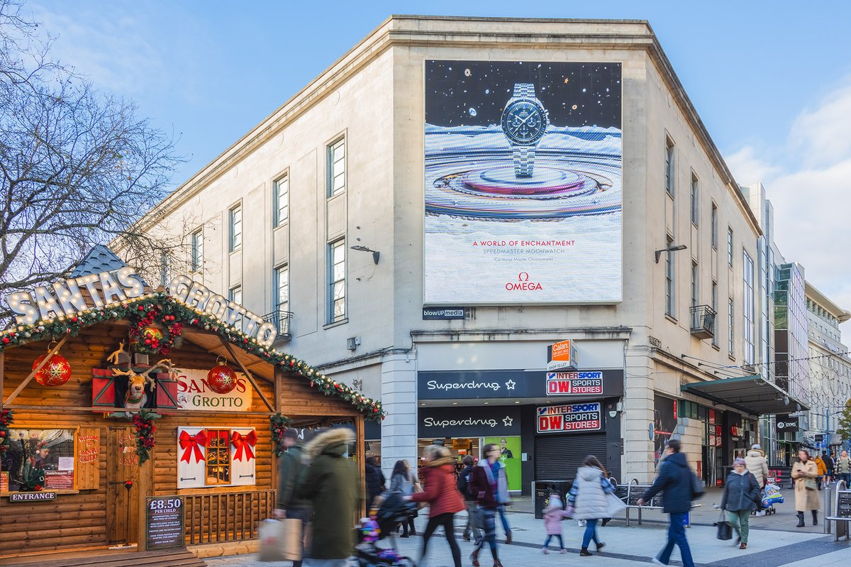 blowUPmediaUK's tweet image. Omega is getting us in the Christmas spirit with their A World of Enchantment campaign, which can be seen on our Cardiff Super Motion screen 🎄

Only 12 days to go!🎅

@omegawatches @TalonOOH