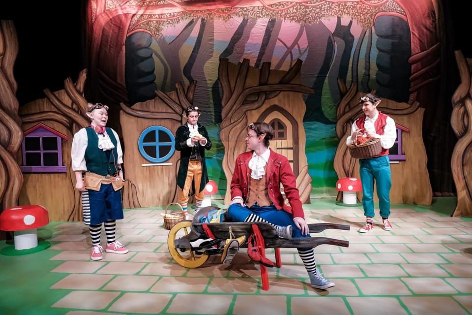 Listen in to writer and director <a href="/cherylgovan/">Cheryl Govan</a> and <a href="/CUScarborough/">CU Scarborough</a> performers Gui and Heather chatting all things Sammy the Shoemaker with <a href="/bekbythesea/">Bek Homer</a> <a href="/BBCYork/">BBC York</a> from 17mins 👞✨

bbc.co.uk/sounds/play/p0…

📸 <a href="/bartpics/">Tony Bartholomew</a> <a href="/TurnstoneMedia/">Turnstone Media</a>