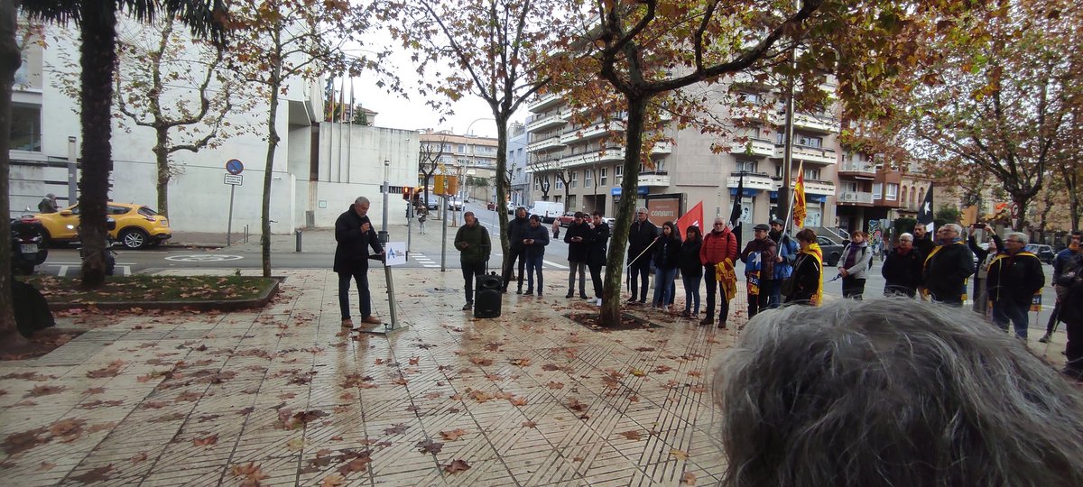jaumevalls's tweet photo. Avui a Igualada amb en @marticlaret_ i en Joan
Ànims i seguiu així.
#absolucio https://t.co/uc1f0v6KX1