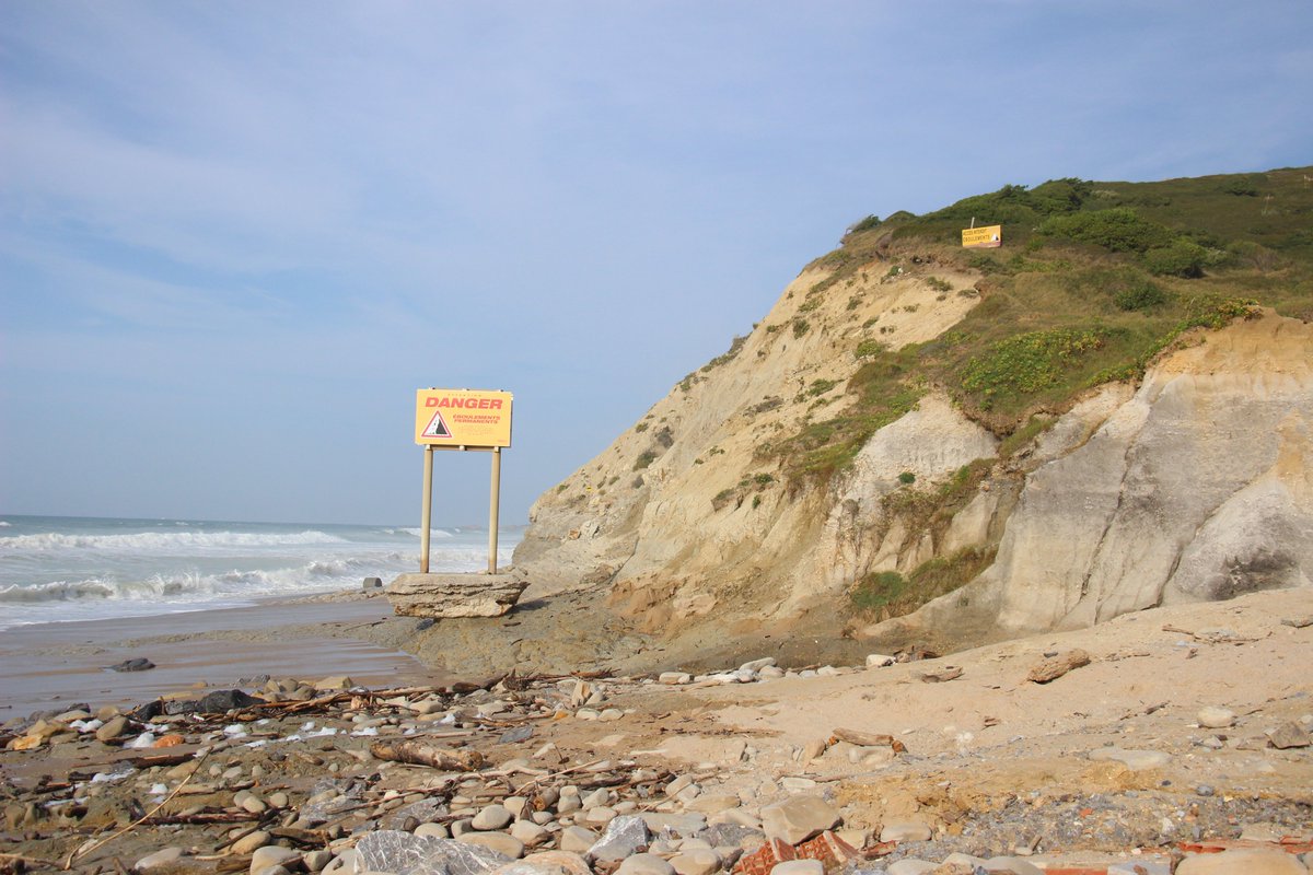 HorizonsLeMag's tweet photo. Dans le dossier du prochain numéro, nous traitons des enjeux des littoraux au Pays basque. Érosion, submersion marine, élévation du niveau des mers... 🌊🌊🌊

Pour en savoir plus, profitez de la campagne de préventes à prix réduit🔥 : https://t.co/I2axuZiNkb

📸 @gaelle_coudert https://t.co/vvX9sJ9X50