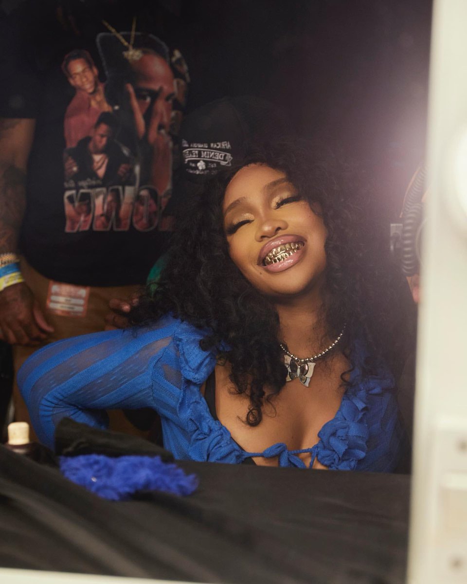 ChartingSZA's tweet photo. .@SZA has surpassed Bad Bunny and was once again the #1 MOST STREAMED ARTIST on Spotify Global yesterday. https://t.co/Z0VGuhxwfx