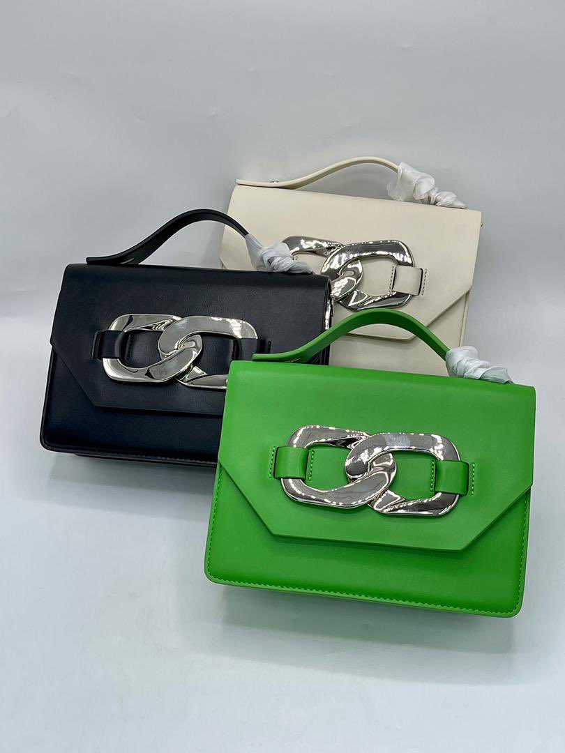 havanaa_ng's tweet photo. Sale! Sale!! Sale!!! 💃🏽🤩🛍️
Available
CLASSY BAGS
Size: MIDI
Was; ₦10,000
Now; ₦8,500
Shop this beauty @havanaa_ng 🫶🏽
✨🛍
Retweet please, my customer is on your timeline 🥺🫶🏽
#bags #bagsinlagos #bagsforsale #bagslover #bagsaddict #bagshop #bagscollection https://t.co/G0eMR2mUMx