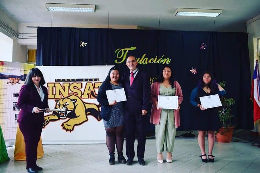 INSAT_VALD's tweet photo. ✴️TITULACIÓN 2022✴️
La semana pasada titulamos a dos generaciones de profesionales insatin@s.
Además se entregó reconocimiento a la profesora Luisa Espinoza por su gran trayectoria como docente 👩🏻‍🏫 
Felicidades y éxito para ustedes!!! @daemvaldivia @seremieducrios @Carla_Amtmann https://t.co/JWsCuGiJ8e