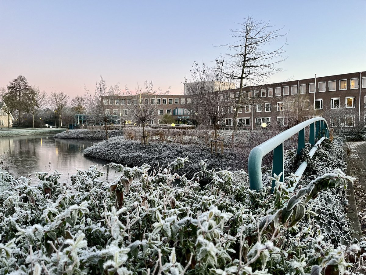 13 december 2022 ❄️
Een koude nacht maar een prachtig plaatje! <a href="/WervershoofNL/">Wervershoof</a> 
<a href="/Omring/">Omring</a>