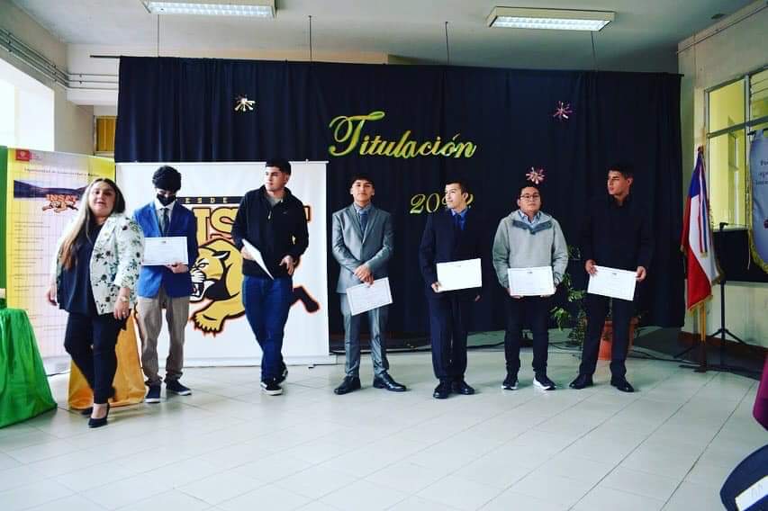 INSAT_VALD's tweet photo. ✴️TITULACIÓN 2022✴️
La semana pasada titulamos a dos generaciones de profesionales insatin@s.
Además se entregó reconocimiento a la profesora Luisa Espinoza por su gran trayectoria como docente 👩🏻‍🏫 
Felicidades y éxito para ustedes!!! @daemvaldivia @seremieducrios @Carla_Amtmann https://t.co/JWsCuGiJ8e