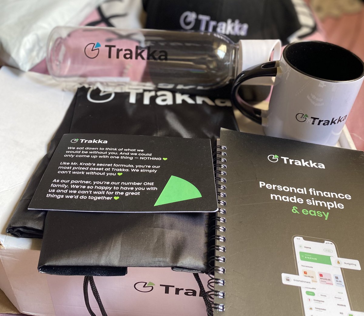 Track everything easily from one app, can be more than one bank too 👀
