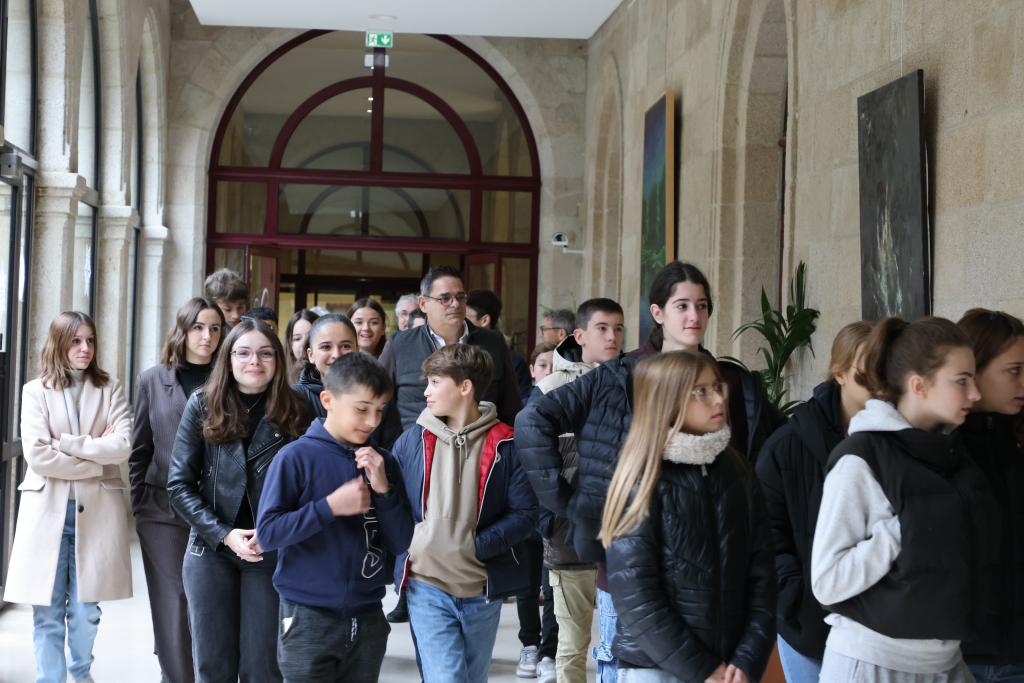 Departement19's tweet photo. #Correze Participation Citoyenne|@Departement19 a accueilli des élèves du #college E.Freyssinet d'#Objat avc au programme:
➡️découverte historique de ce lieu emblématique&son fonctionnement
➡️échange avec les élus sur leur rôle&celui des citoyens en tant qu’acteurs du Département https://t.co/q2Af1V1ZwI