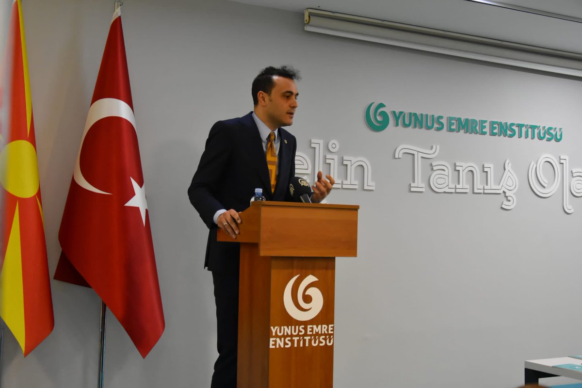 Üsküp Yunus Emre Enstitüsü olarak "Balkanlar'da Türk Dizileri"panelinimizi Balkan Ninnisi'nin; başta usta oyuncusu Erdal Özyağcılar olmak üzere yapımcı, senarist, yönetmen ve oyuncuları ile gerçekleştirdik.