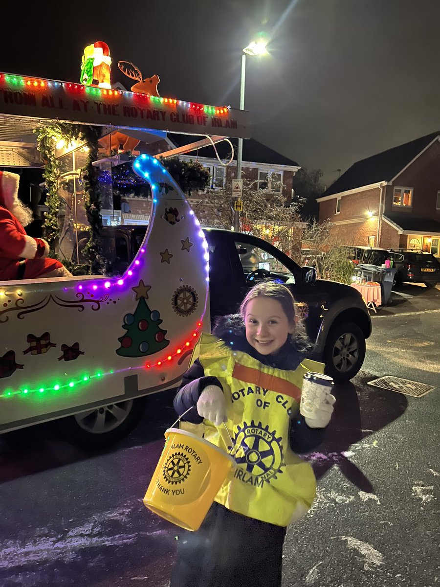 PinkMonkey3012's tweet photo. Keeping warm with a hot chocolate while out with @IrlamRotaryClub last night supporting our community and school @StTeresasRCP it was very cold 🥶 lots of amazed little faces seeing Santa in his sleigh 🛷 #MerryChristmas https://t.co/pXxFmP1lgo