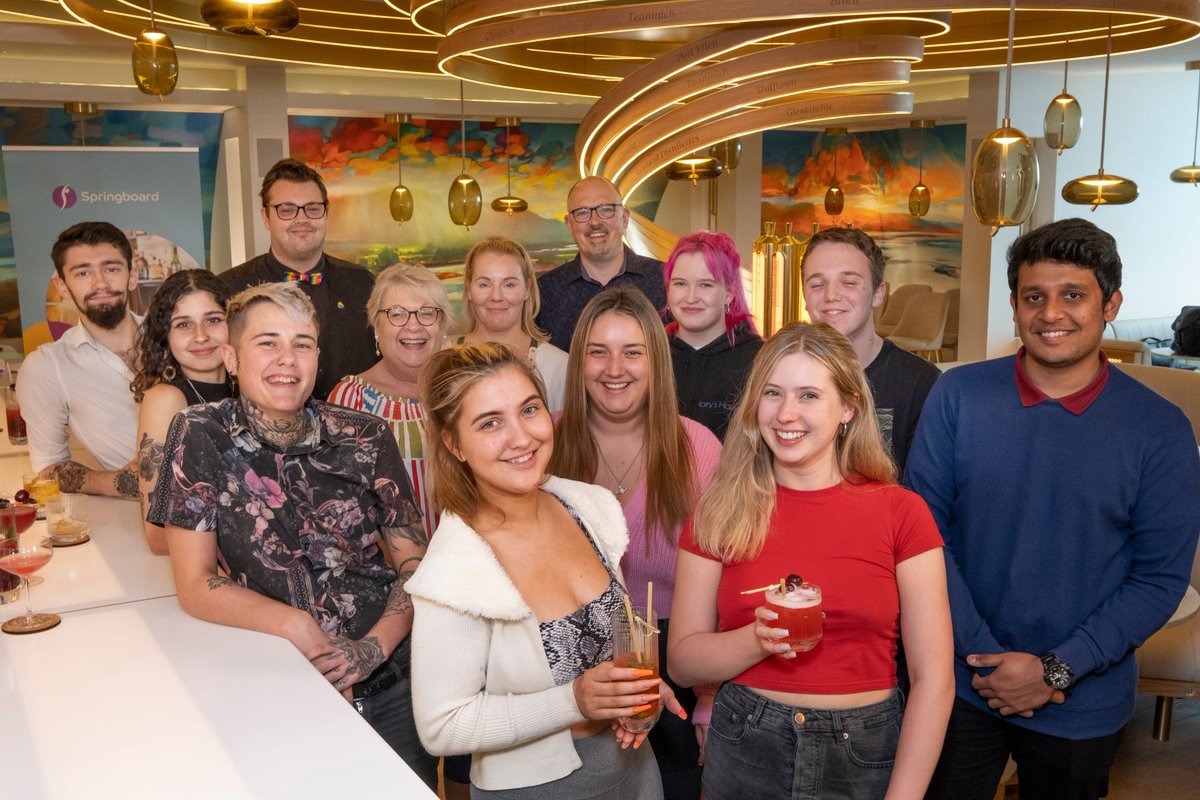 Springboard_UK's tweet photo. We’ve done it! We’ve hit our milestone of getting 10,000 people into work before the end of the year through our ‘Springboard to 2022’ initiative! 🙌
Read the full story: https://t.co/zP38xzpWha
#Springboard #Hospitality #SpringboardTo2022 https://t.co/ohV8X4A4gK