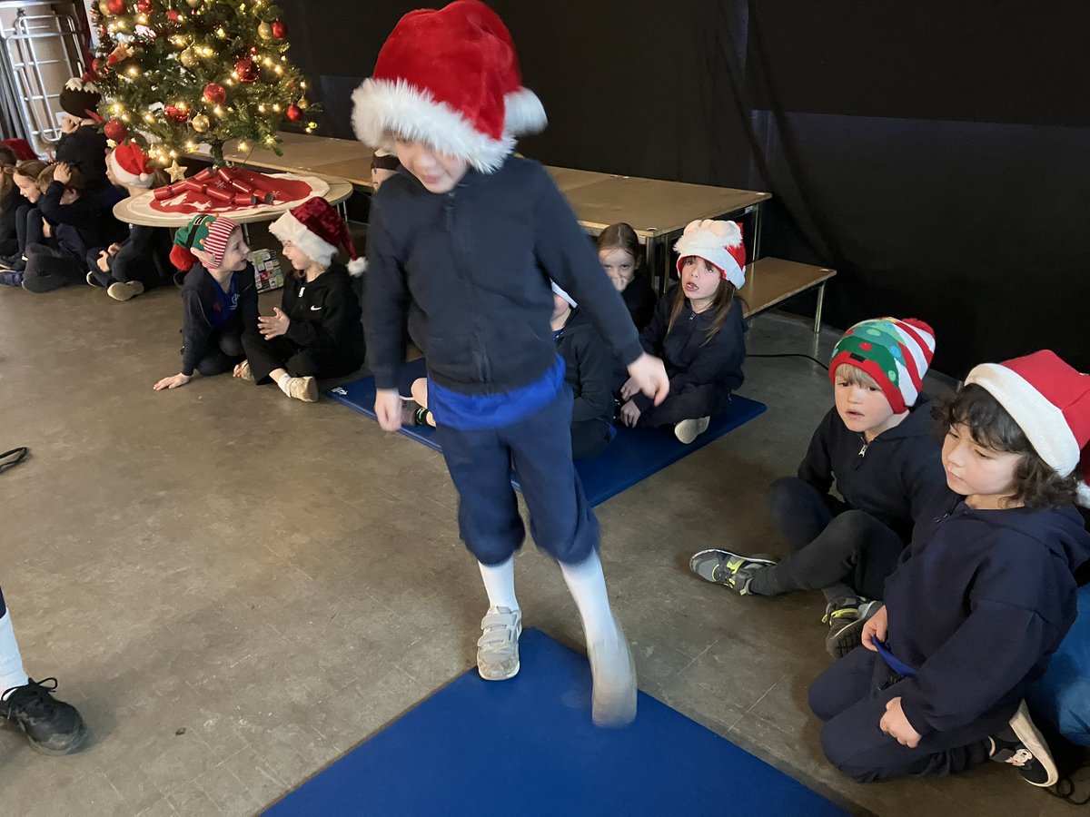 BringhurstPri's tweet photo. The annual fundraising Santa Run gets underway 🧑‍🎄🎅This year we have a Santa Obstacle Course to negotiate. Racing over the roof tops, down the chimney, tiptoe to the Christmas tree… @DRETnews @DRETsport #santarun #inspirationfund https://t.co/iWTkG88vHc