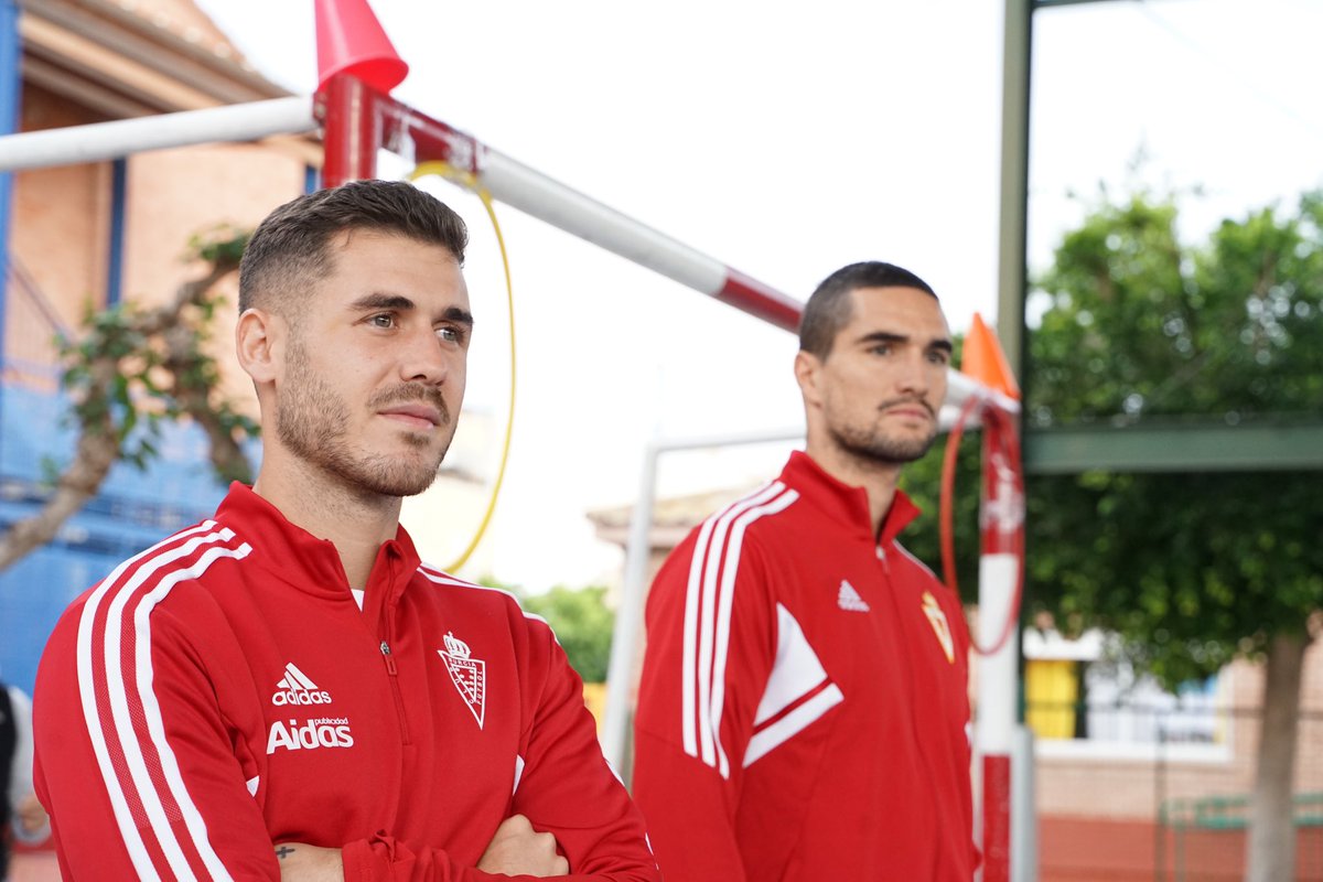 SOCIAL | 🏫 <a href="/juliogracia35/">Julio gracia</a> e <a href="/ivan6casado/">Ivan Casado</a> visitan hoy a los alumnos del CE INF-PRI Monte Anaor en Real Murcia Al Cole.

⭐️ En colaboración con <a href="/FundPrimafrio/">Fundación Primafrio</a>
