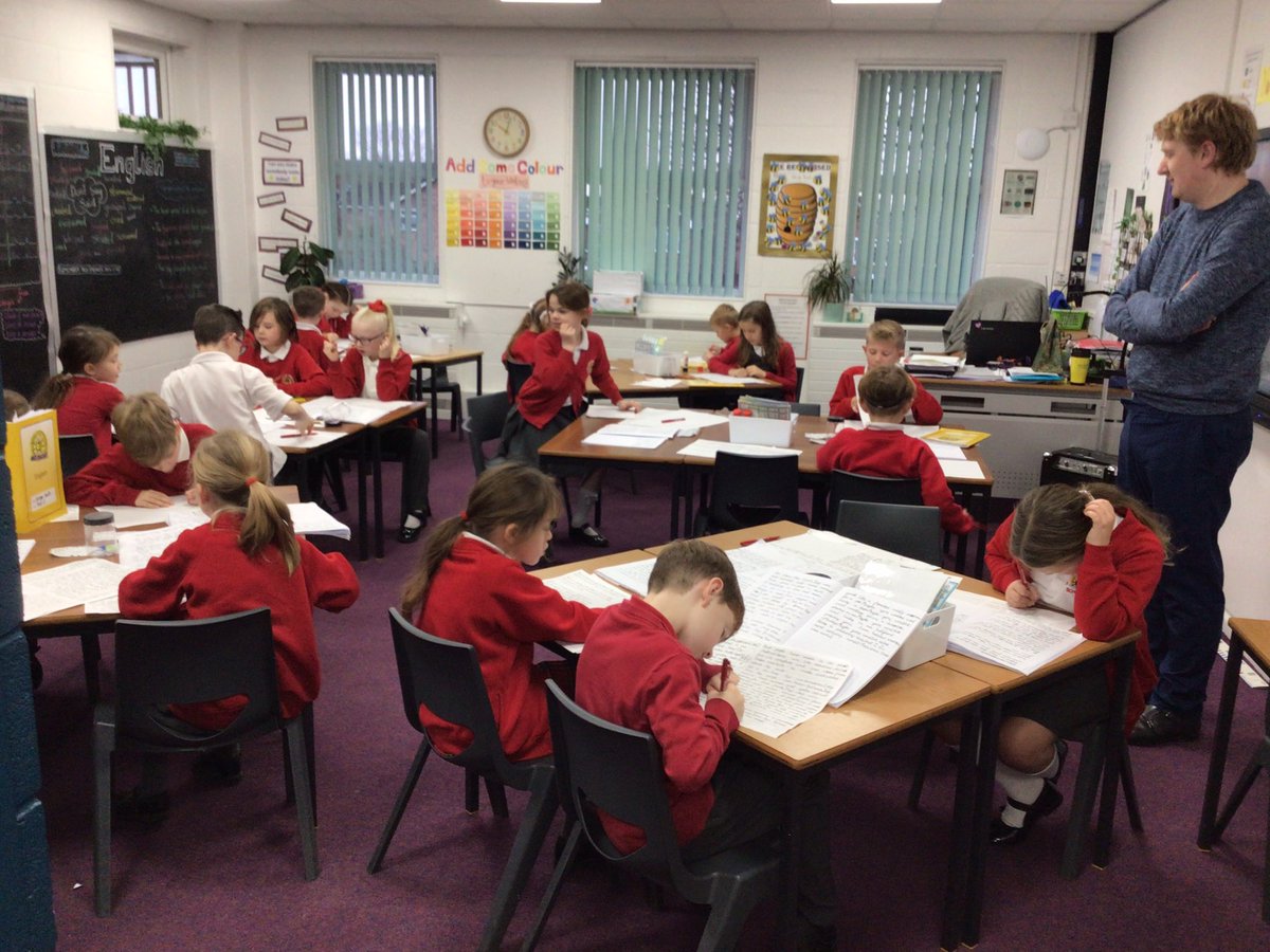 MillbrookWigan_'s tweet image. Working on our essays in Y3 and Y2 #mbenglish #resilience #makingconnection