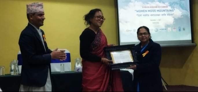 FemaleForesters's tweet photo. Congratulations Bindu Mishra madam for being honoured and for your 35 years of service at Ministry of Forests and Environment, Nepal. We are proud of your dedication. #FFN #FemaleForestersNetwork https://t.co/XjNT6dnn6h