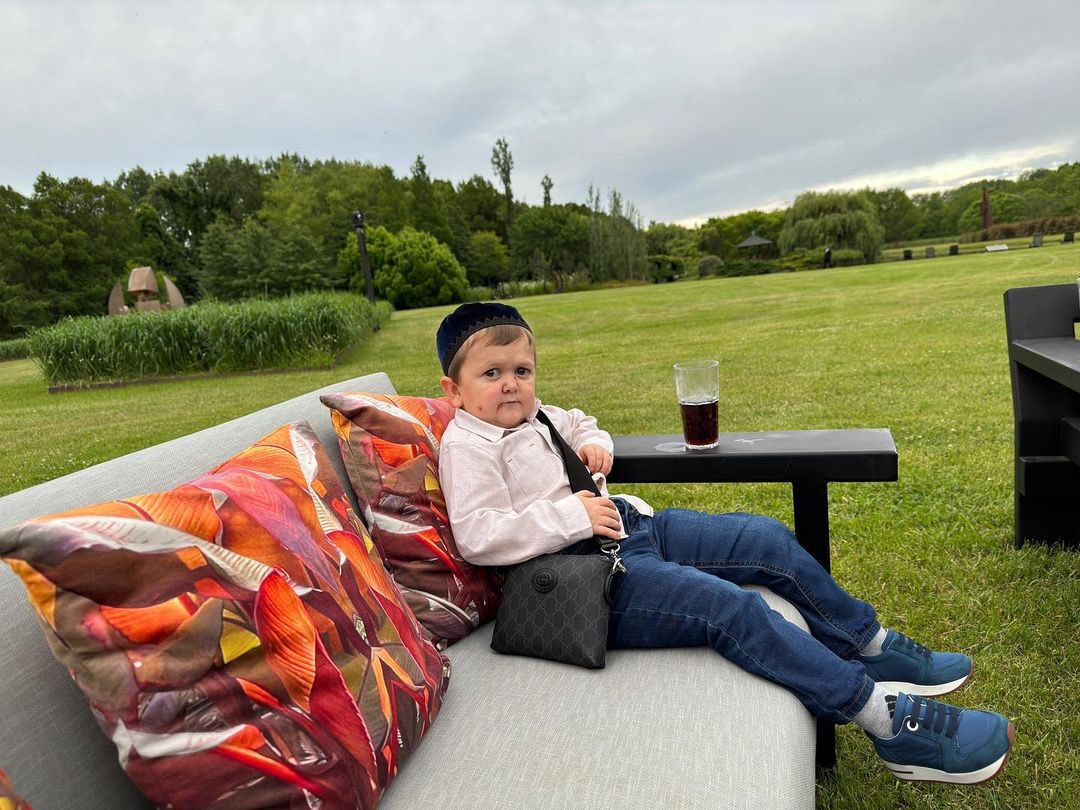 Gm☀️

Feet up with the real ones who say it back 👊🏼