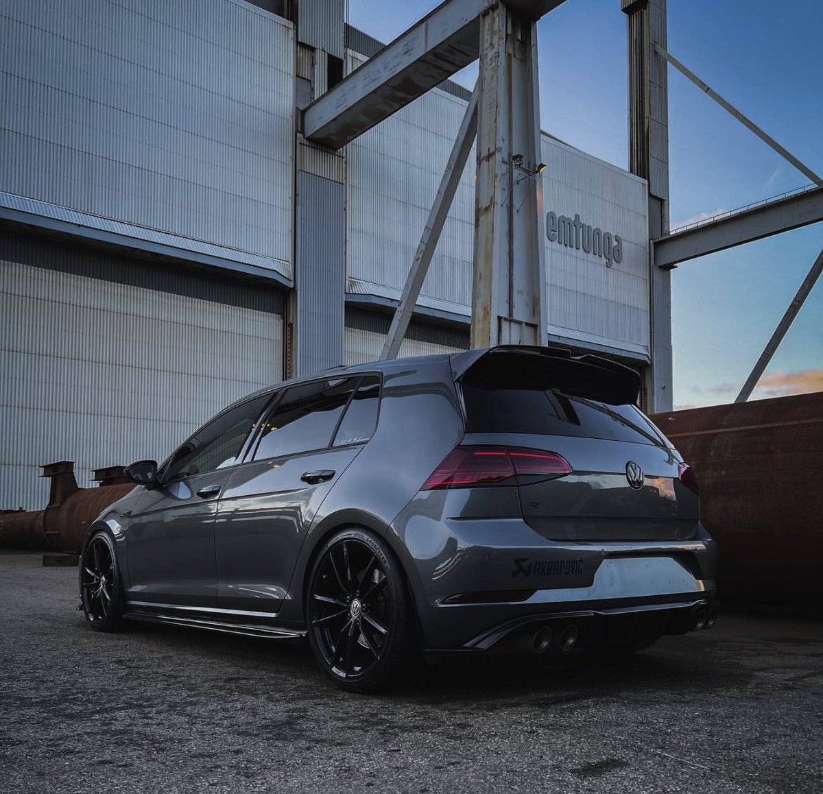 carpxrnpicx's tweet photo. Golf R https://t.co/splsVJDrDo