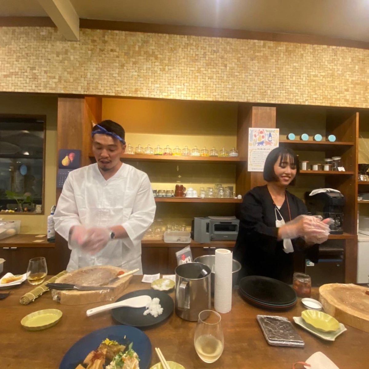mihonagano's tweet photo. おしらせです！
亀田わたご酒店様にておにぎりを握ります〜🍙🫶🍙🫶

今年最後の御飯号での出店です☺️
大好きなわたご酒店さんで締めくくれる嬉しさ！
皆様最後にぜひ会いに来て下さい〜☺️✌️

おにぎりPOP UP 御飯号by農業Crew
12/18  11:00-16:00
場所　わたご酒店の窓から！ https://t.co/Z4YJcuNxD5