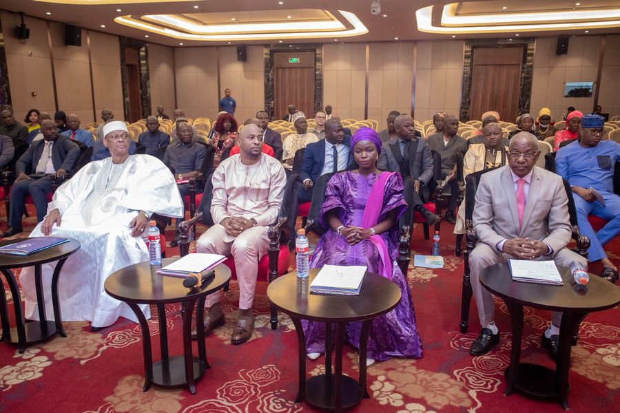 #MCIPME🇬🇳
Madame la Ministre a salué cette adhésion qui pour elle, est en parfaite adéquation avec les objectifs de la #Transition. Elle a également renouvelé au #FSA et à tous ses partenaires l’engagement constant du <a href="/GouvGN/">Gouvernement GN</a> et du Président de la Transition