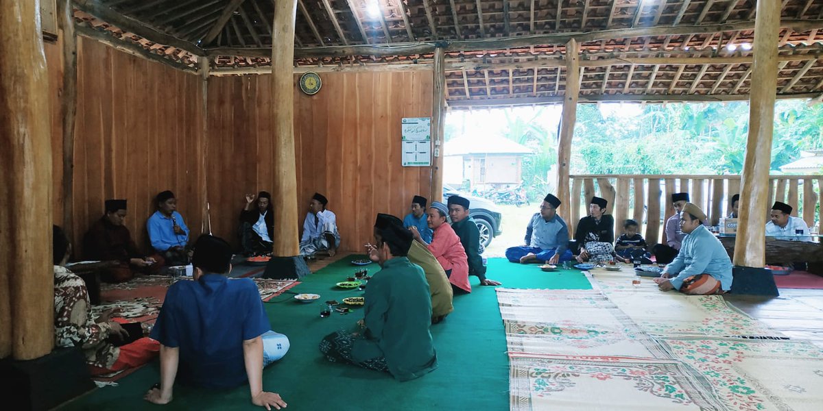 TahaSGN_smg's tweet photo. #HIMMA
#SantriGayengNusantara
#HMMAsemarang
#AlAnwarSarangRembang
#Reksodwipo
#Wirodjoyo
Acara Yasin Fadilah HIMMA di kediaman pak Anwar wirojdoyo di Reksodwipo Reksosari Suruh Semarang https://t.co/kUjttXIrtV