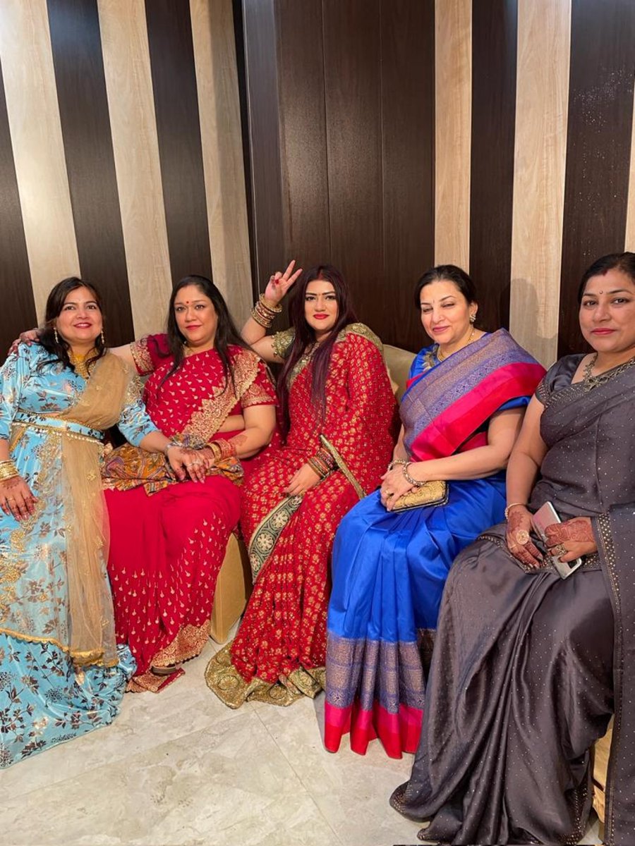 MiniSGautam's tweet photo. ✨❤️❤️❤️❤️✨

Surbhi's Wedding and Vidai.. Finally Happily Ever After! 😍😍

#wedding #ceremony #Vivah #shaadi #function #vidai #bidai #indianwedding #bodhgaya #gaya #buddharesort #minisiddharthagautam https://t.co/UzSWNttJ80
