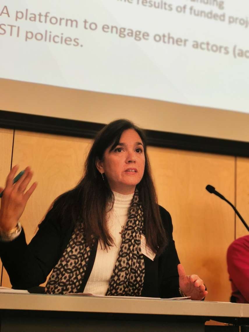 OpenAIRE_eu's tweet image. The @IntelComp_H2020 project coordinator Cecilia Cabello @FECYT_Ciencia presented earlier today at the #DataForPolicy2022 @dataforpolicy conference in #Brussels. Special thanks to our colleague @PNiki1 for the photos. More about the project here: intelcomp.eu