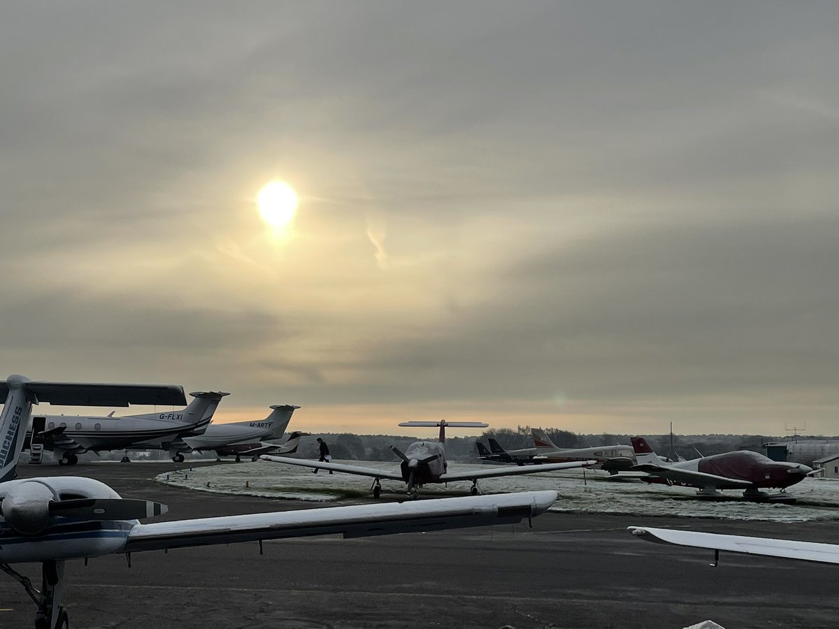 ChloeTWilson's tweet photo. Last week I was in the balmy heat of Dubai at DWC for @MEBAAshow. This week it’s meetings at beautiful #fairoaks airport in the frost… #privateaviation #pilatus https://t.co/95KxHDlJlq