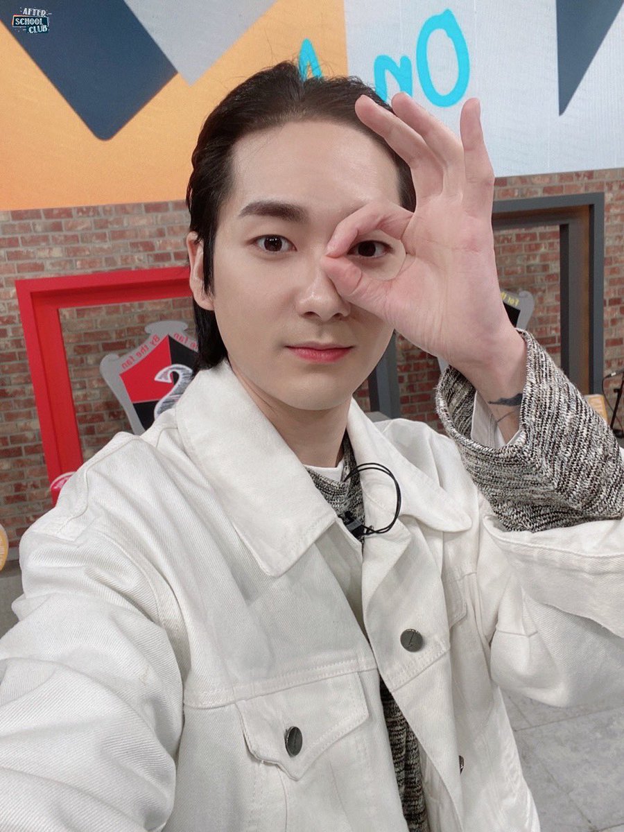 arirang_ASC's tweet photo. [MC]
⠀
열일 중인 🐧🌹의
빈자리가 느껴지지 않게
열심히👍🏻 최선을 다한 아론이에게
칭찬 가득 가득 주자구요👏🏻
그럼 우리는 다음 주에 만나요🎄✨
⠀
@ 🐶 https://t.co/bdND6d6KZh