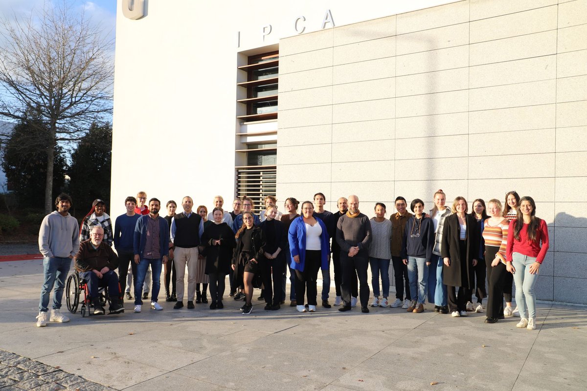 😀 Another Short Advanced Programme happy faces family portrait! 🌍 Over 35 students from across the globe attended the SAP on 'Circular Design with Plastics – 2nd Edition' at @ipca, creating truly innovative work on #circulareconomy in their #interdisciplinary groups. #run_eu
