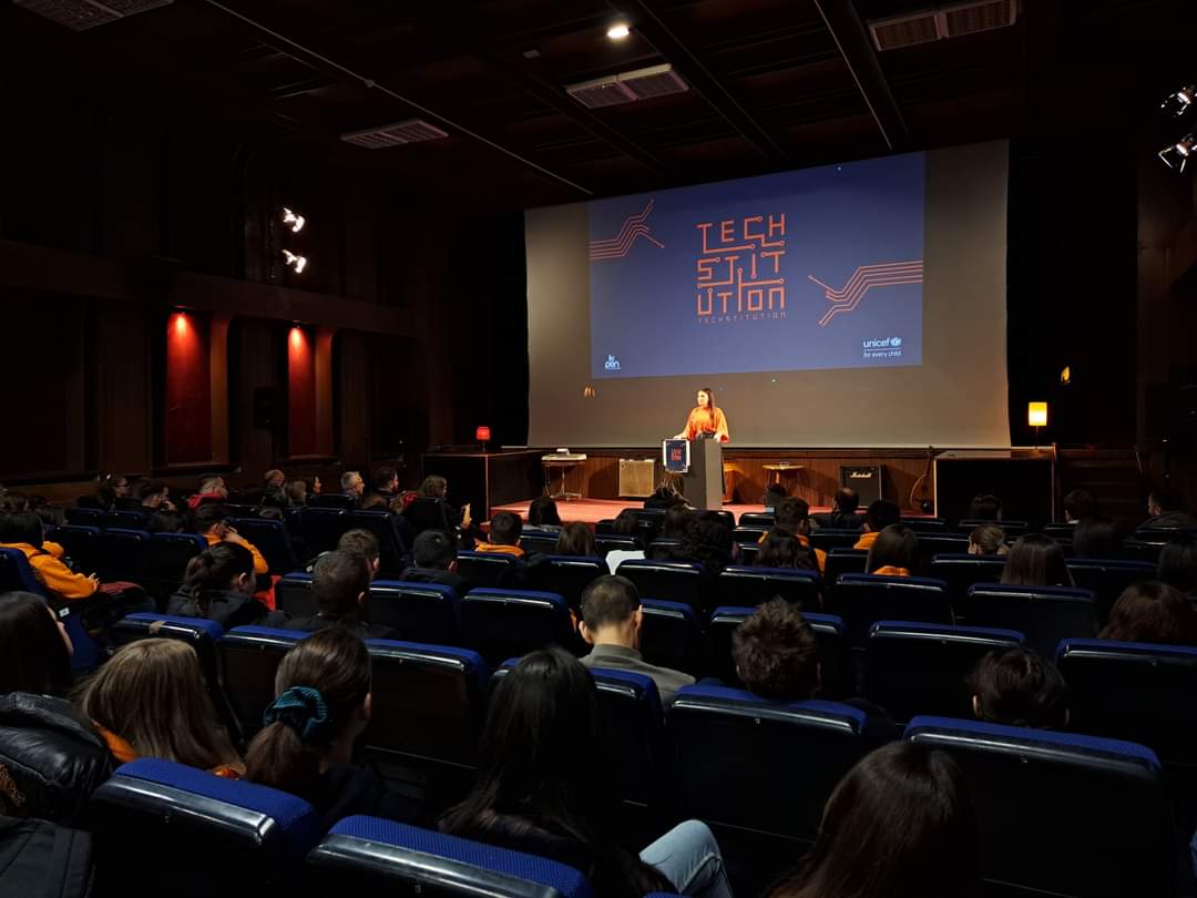 HanaIlazi's tweet photo. Today, the #Techstitution programme acknowledged the engagement of hundreds of adolsecents and youth, who for the past months have learned different programming languages, and have developed 4 amazing digital solutions to improve the services of local institutions.
@UNICEFKosovo https://t.co/3FEwgq4cyM