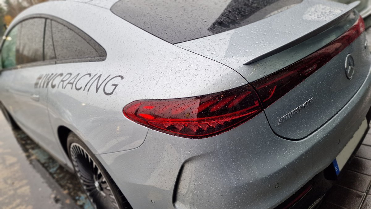 StarMadridRetai's tweet photo. Hoy tenemos una jornada especial en #StarMadrid. 
Unimos dos de los mejores movimientos del planeta en nuestro #AMGPerformanceCenter. 
@IWC y @MercedesAMG, 
Toca disfrutar. Al mal tiempo... 😉

#StarMadrid #MercedesAMG https://t.co/FaBZRZ2dAs